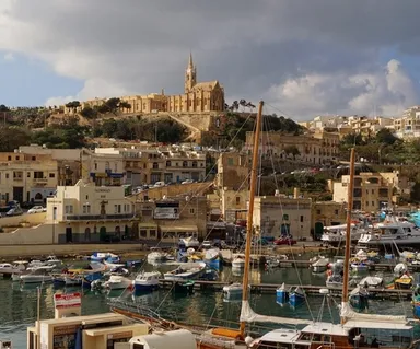 Ostrov Gozo: Skrytý poklad Středomoří, který nabízí klid, čisté moře a písečné pláže Gozo se nachází severozápadně od hlavního Malta.