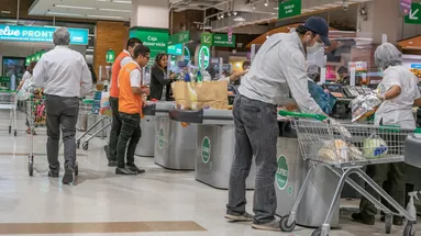 Prodavačka promluvila bez servítek: Bohatí v obchodě udělají tohle, chudí naopak nikdy. Zákulisí, které vás překvapí