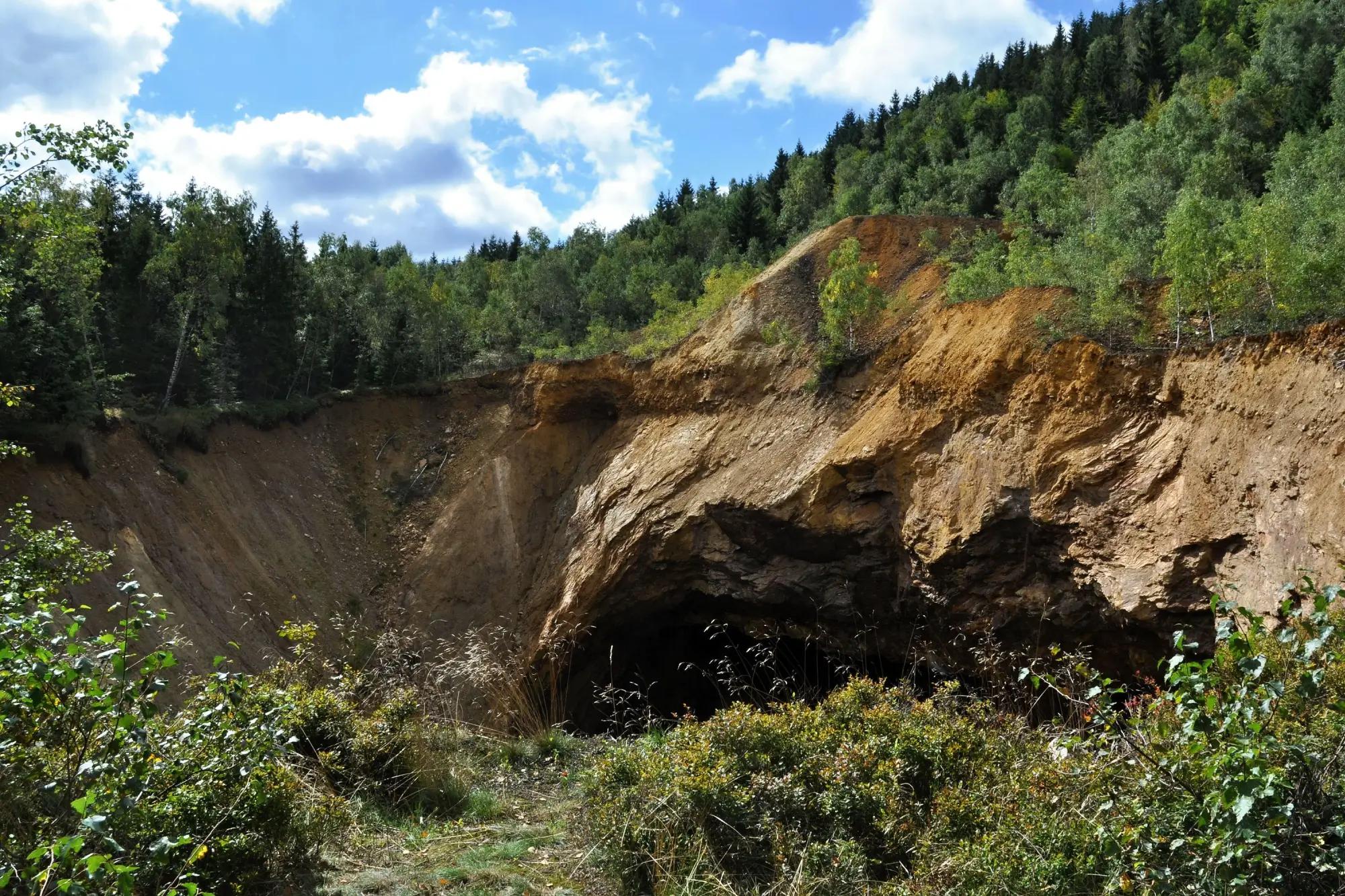 Propadlina žebračka je pozůstatkem těžby zlata.