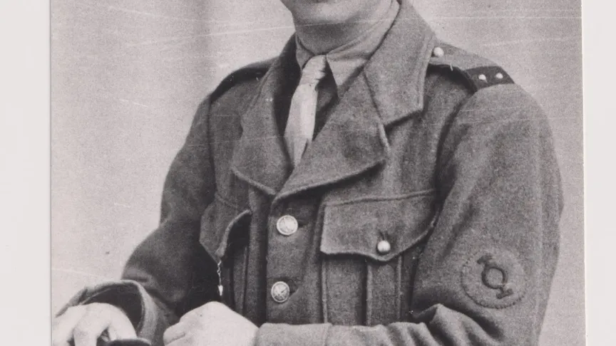 Budoucí parašutista Jaroslav Švarc ve francouzské uniformě.