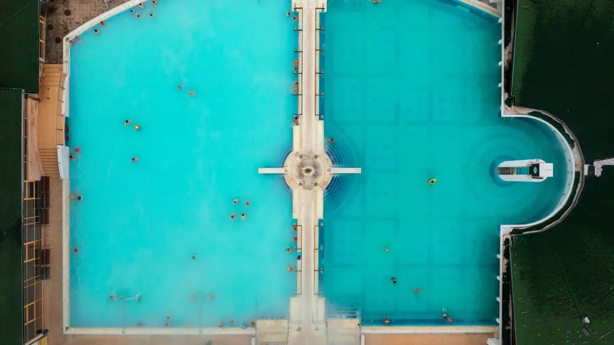 Termální lázně s padesátistupňovou vodou. Skvělý zážitek téměř zadarmo čeká na objevení i u Čechů