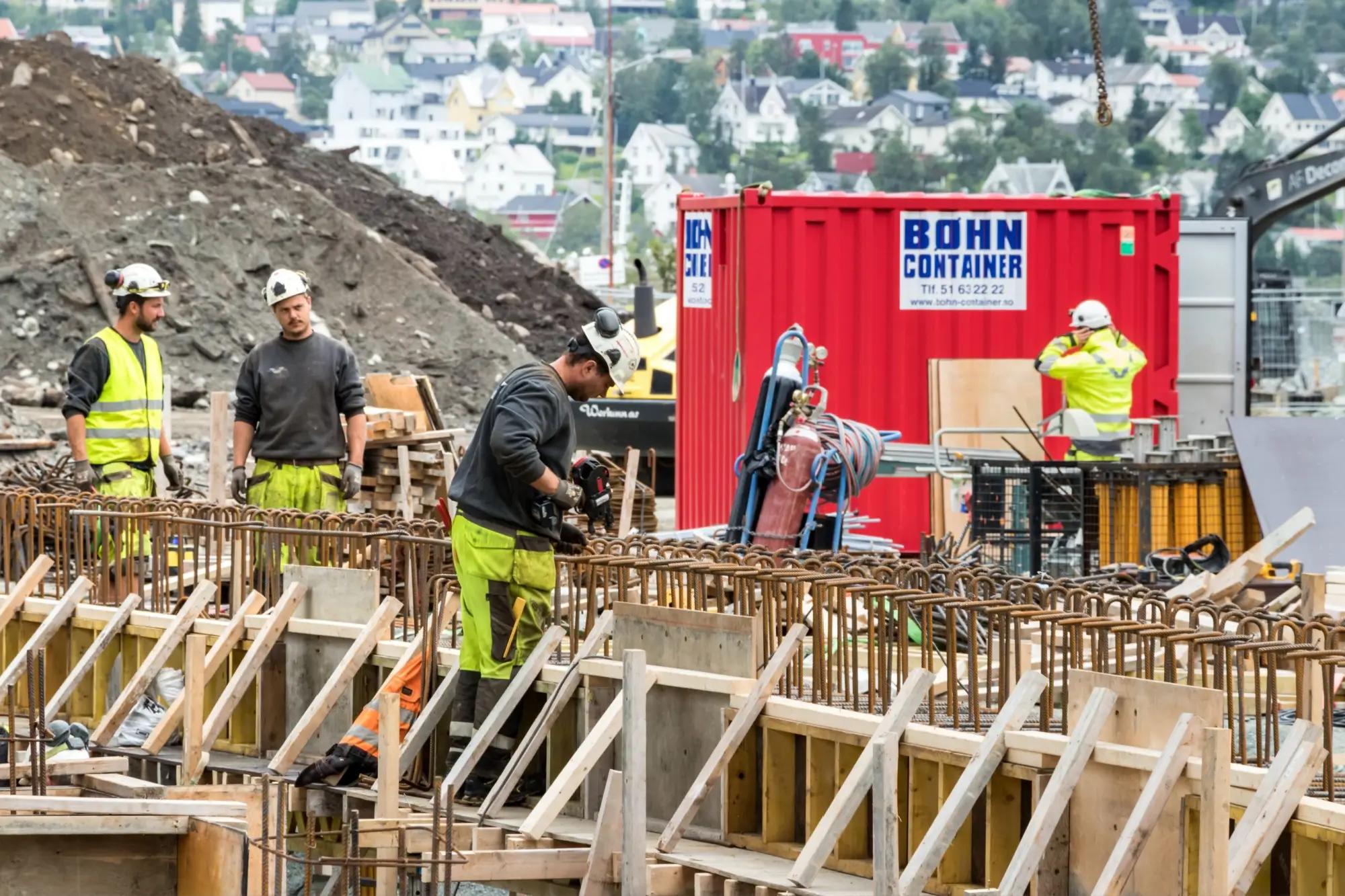 Norsko každoročně vítá řady dělníků na svých stavbách. Zdroj: shutterstock.com