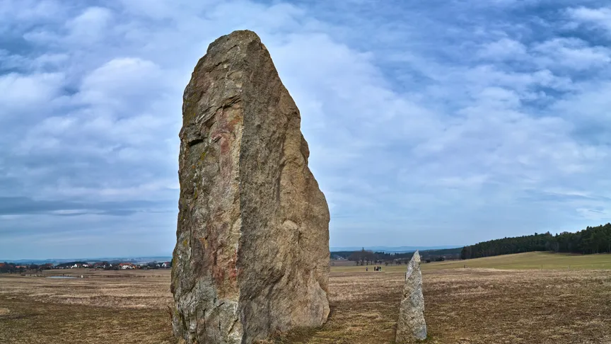 Místní historický kámen.