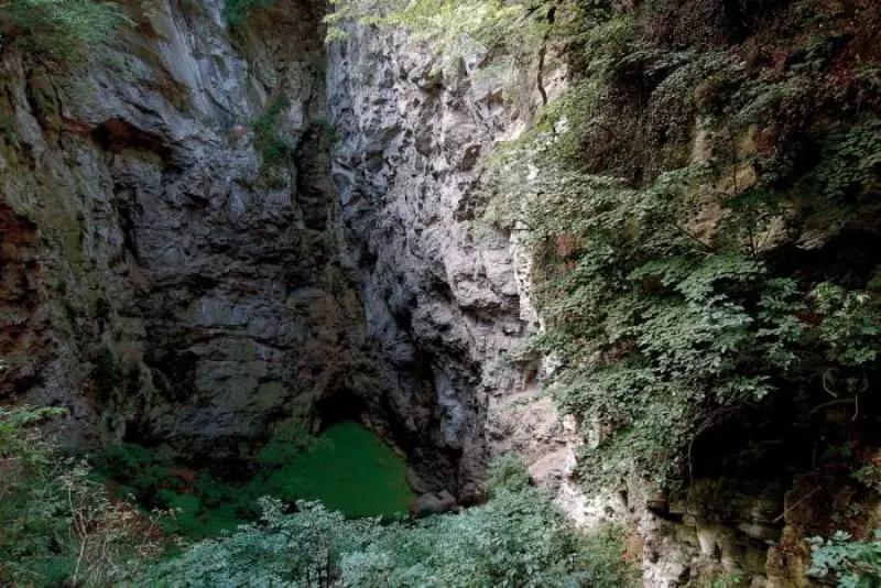 Pohled do Hranické propasti