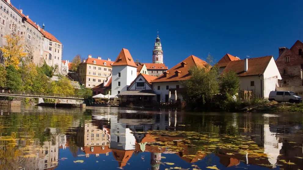 Dřív tu žili obyčejní lidé, dnes jen turisté s foťáky. Krumlov mění tvář a Čechům zůstaly jen vzpomínky