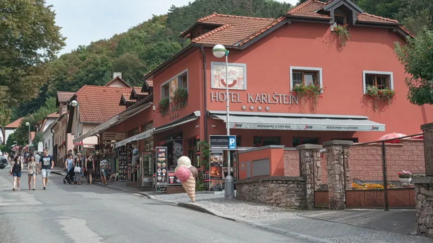 Cesta ke Karlštejnu