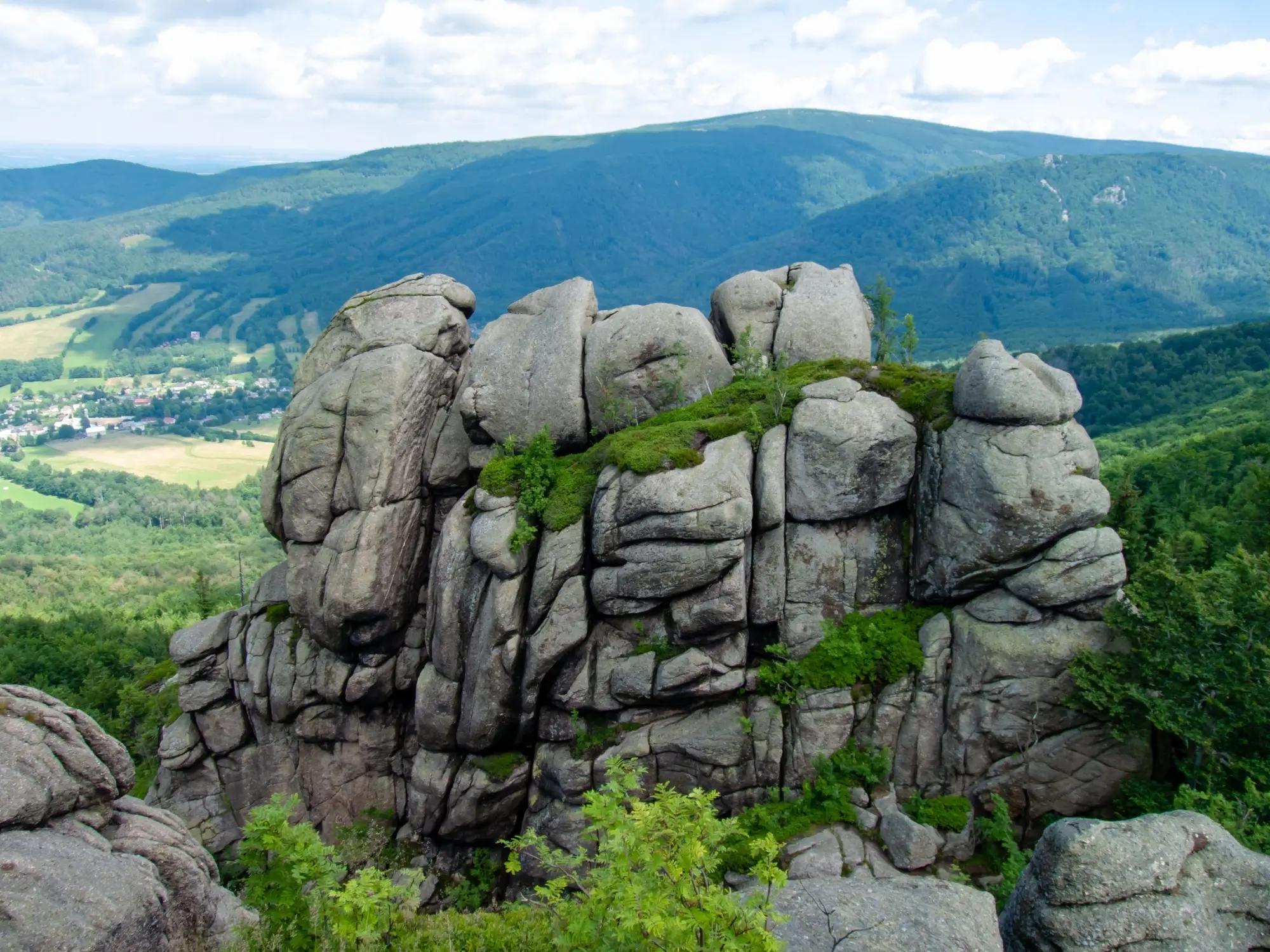 Nádherná krajina Frýdlantska skrývá nejeden klenot. zdroj: shutterstock.com