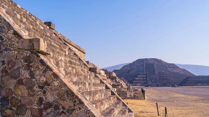 Měsíční pyramida