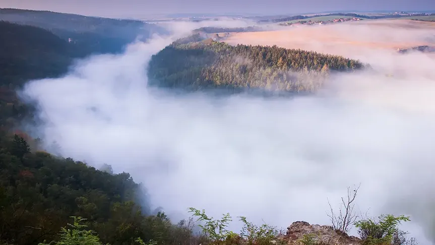 Havlova skála - mlha nad řekou