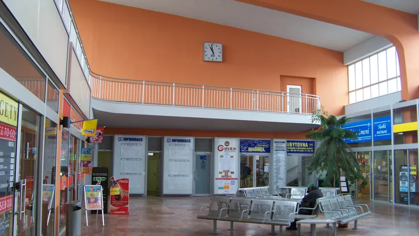 Interiér současného nádraží v Karviné