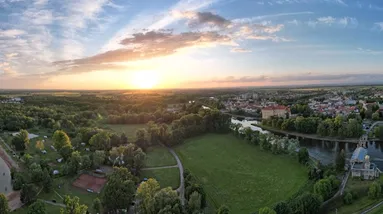 Lázně Poděbrady lákají každého.