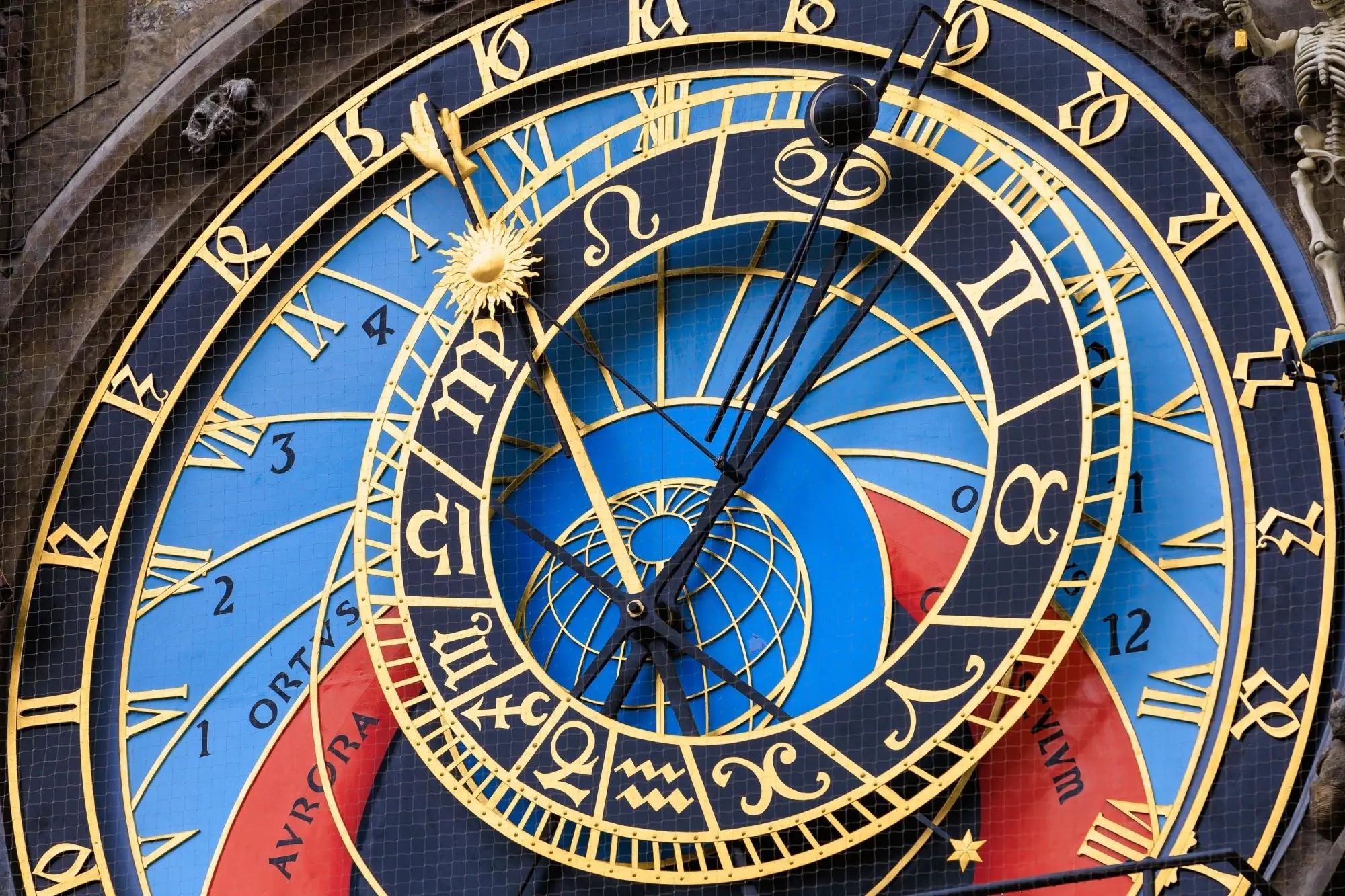 Detail astronomického ciferníku pražského orloje