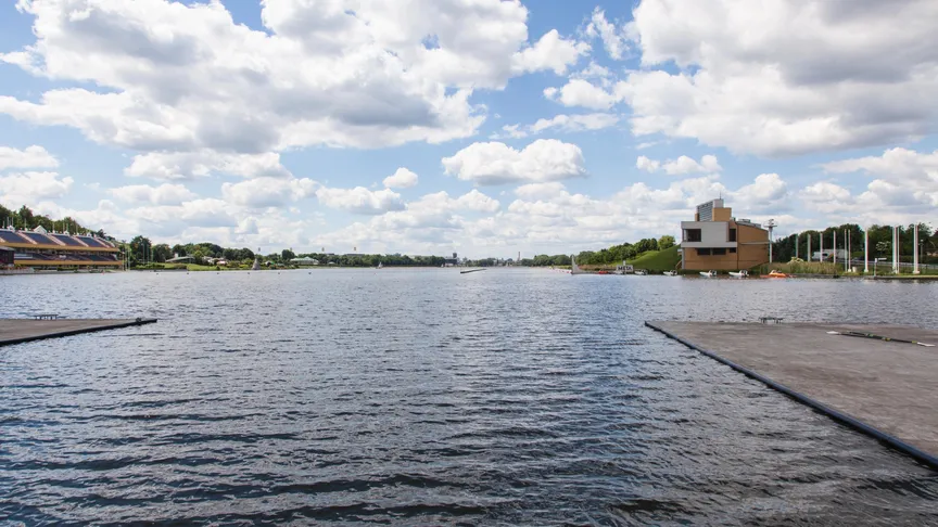 Jezero Malta se nachází v centru Poznaně. Kdo sem vyrazí, měl by navštívit místní termály.