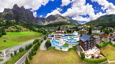 Místo, kde voda léčí i baví: Češi objevili ráj, který jim Švýcaři závidí