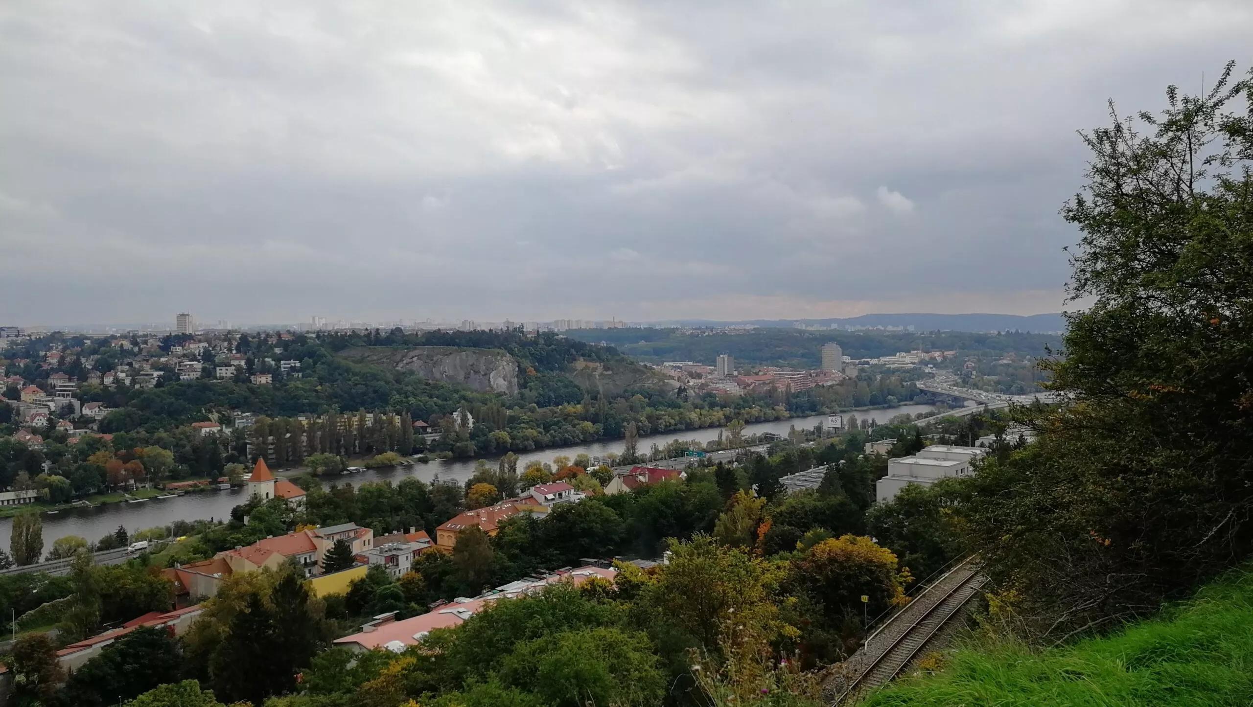 výhled z vyhlídky na Prahu