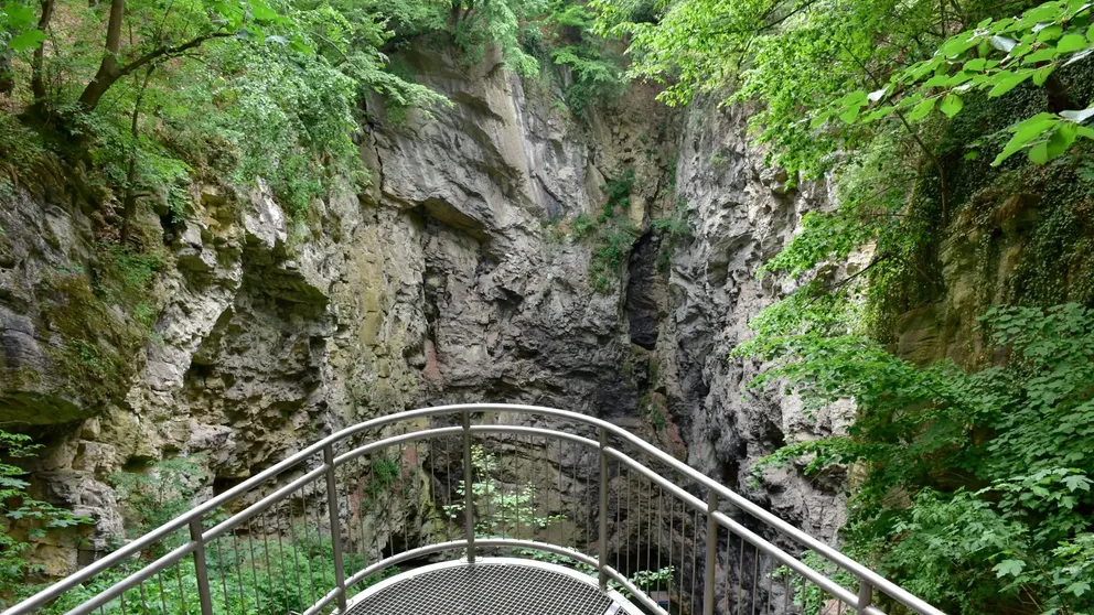 Pohled do Hranické propasti