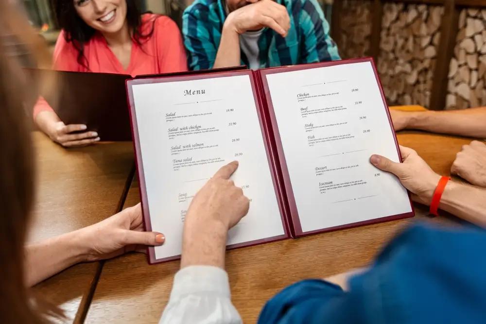 Pokud se nemůžete rozhodnout, požádejte číšníka o radu. Rád vám pomůže.
