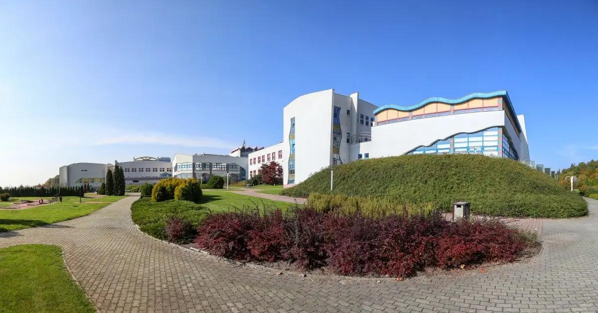 Lázně Klimkovice se otevřely v roce 1994.