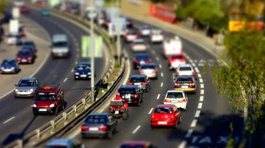 Prázdniny startují: Proč dnes vyráží na cesty celý národ?