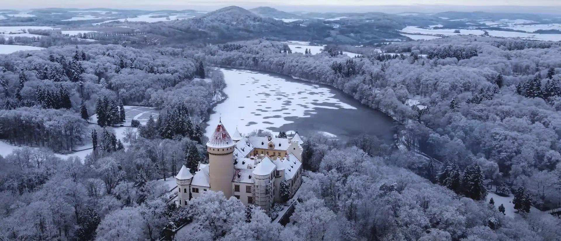 Zámek Konopiště v zimě