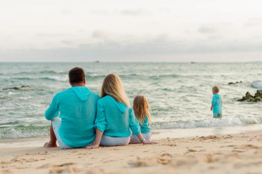 Pokud jste časově flexibilní, dá se k moři vyrazit poměrně levně.