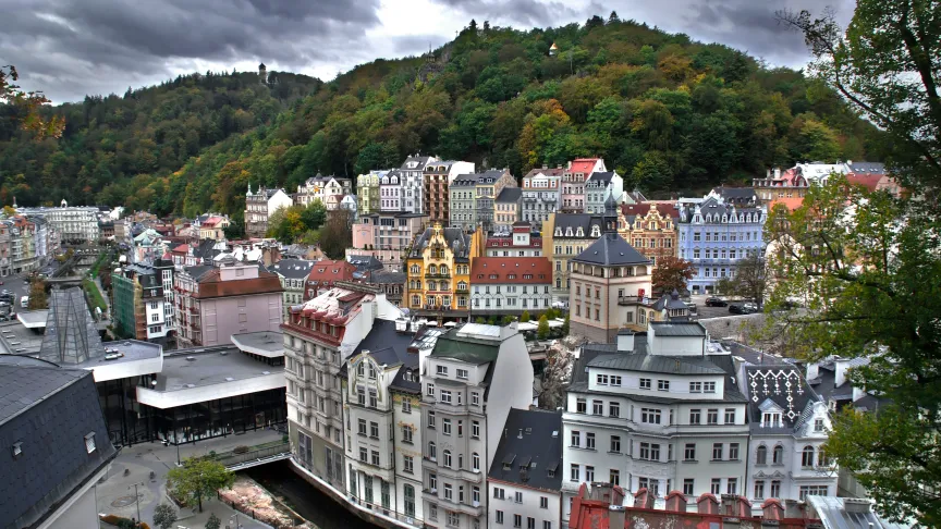 Mezi nejchudší města v Česku patří jednoznačně Karlovy Vary.