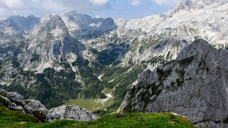 Pohled na štíty hor