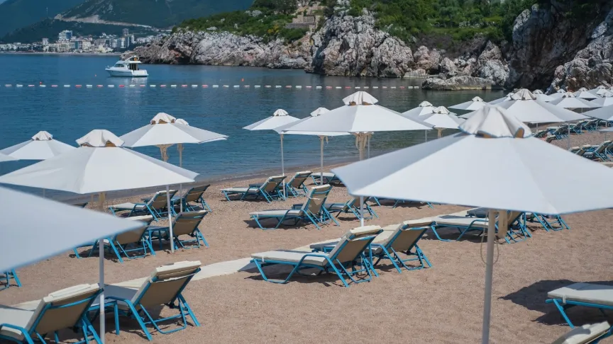 Tohle na dovolené nečekal nikdo: V hotelu zavedli přísná pravidla proti „lehátkářům“
