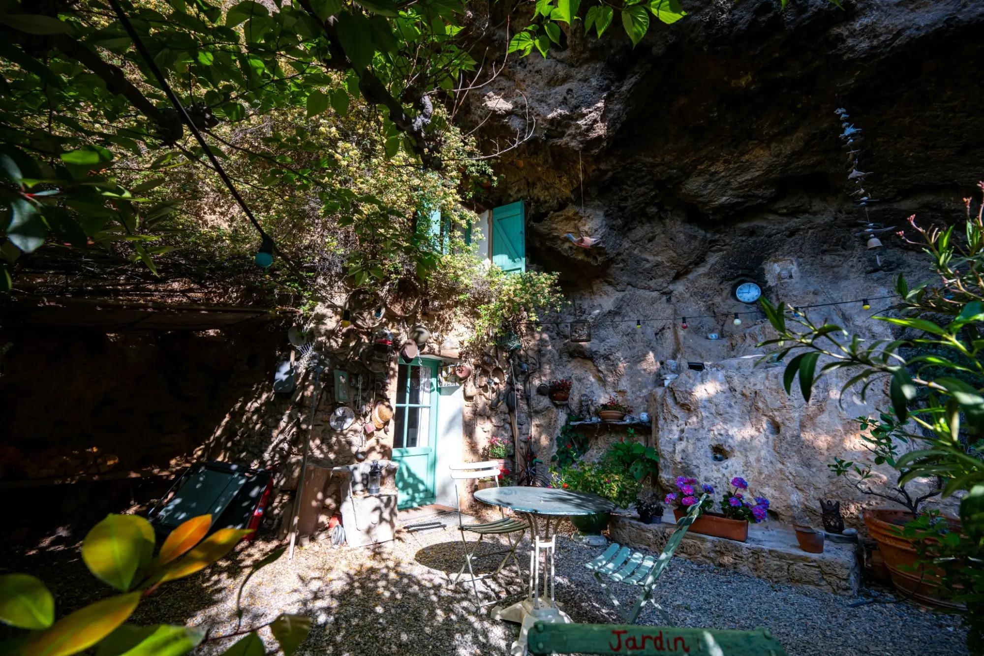 Bydlení ve skále, Francie