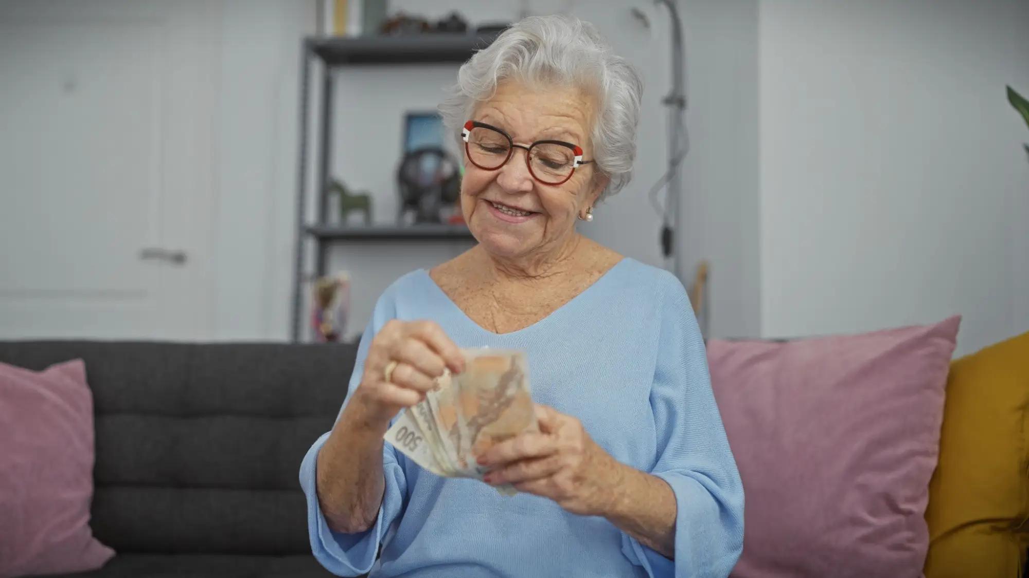 Garantovanou slevu na cestování mají senioři v celém Česku