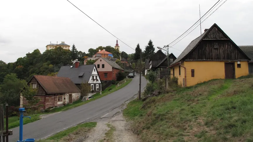 Toto je nejmenší vesnice Česka.
