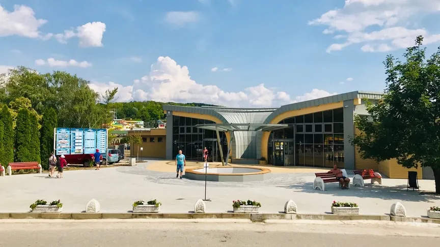 Termální lázně Podhájska patří mezi nejoblíbenější cíl českých turistů.