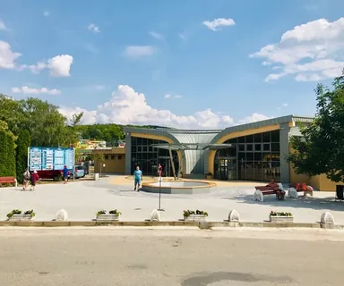 Podhájska: Termální koupaliště s léčivou vodou i relaxačními bazény Termální koupaliště Podhájska