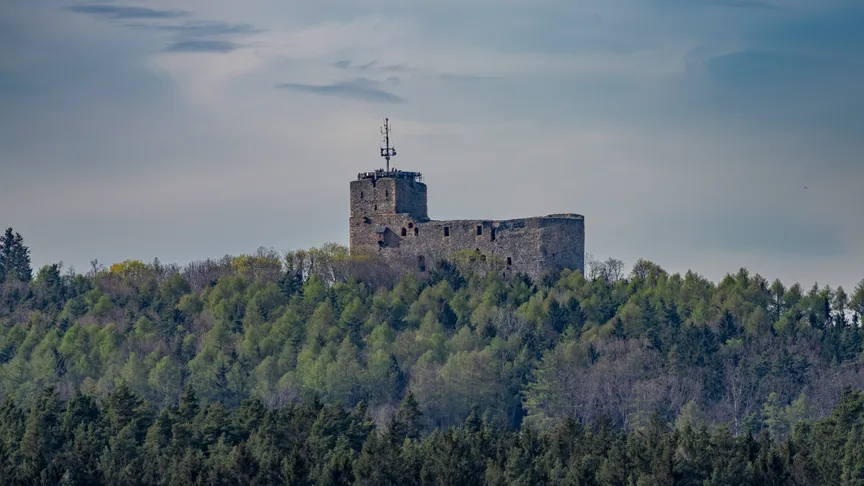 Hrad, který nikdo nechce navštěvovat.