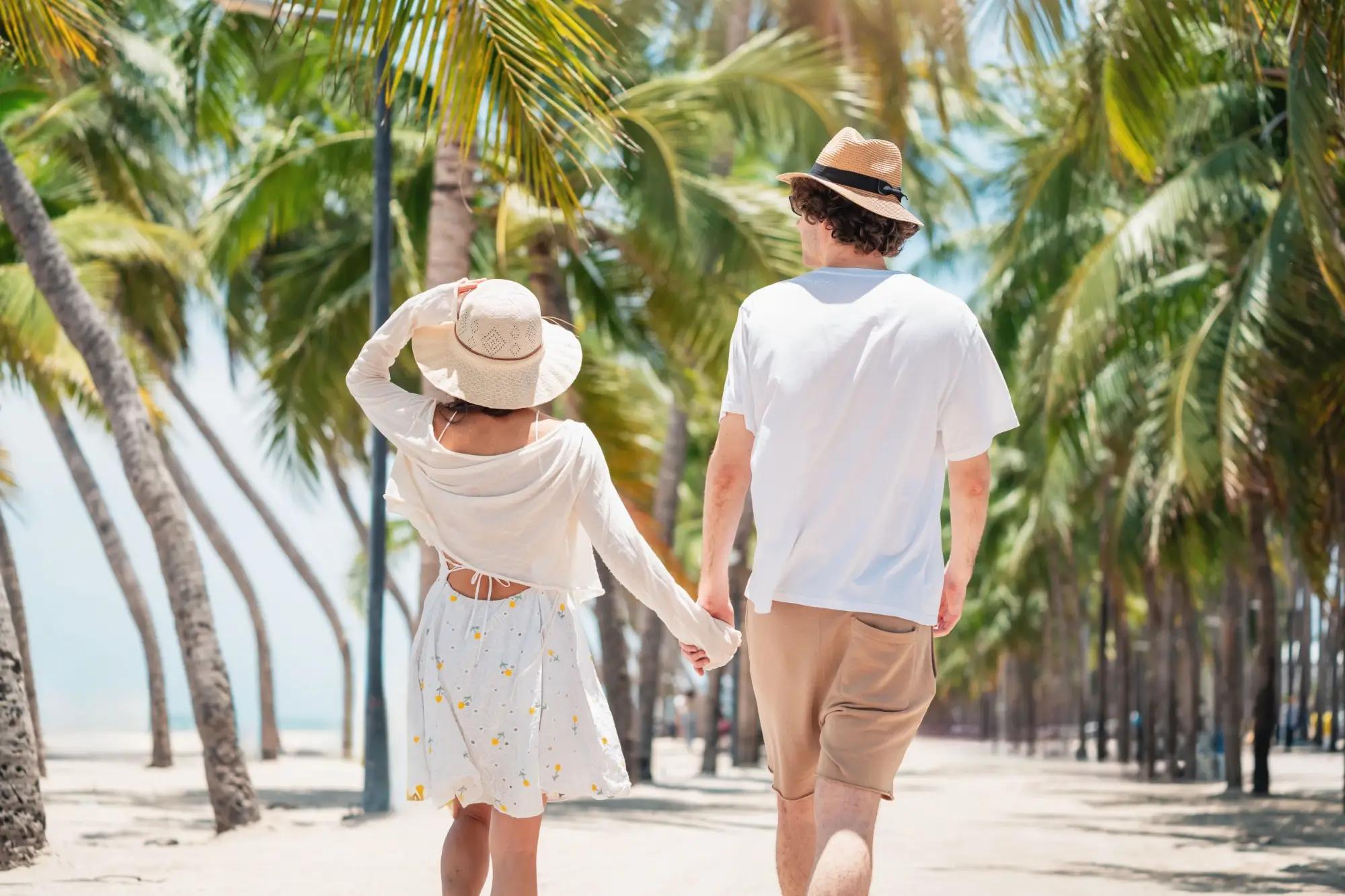 Pár na dovolené u moře