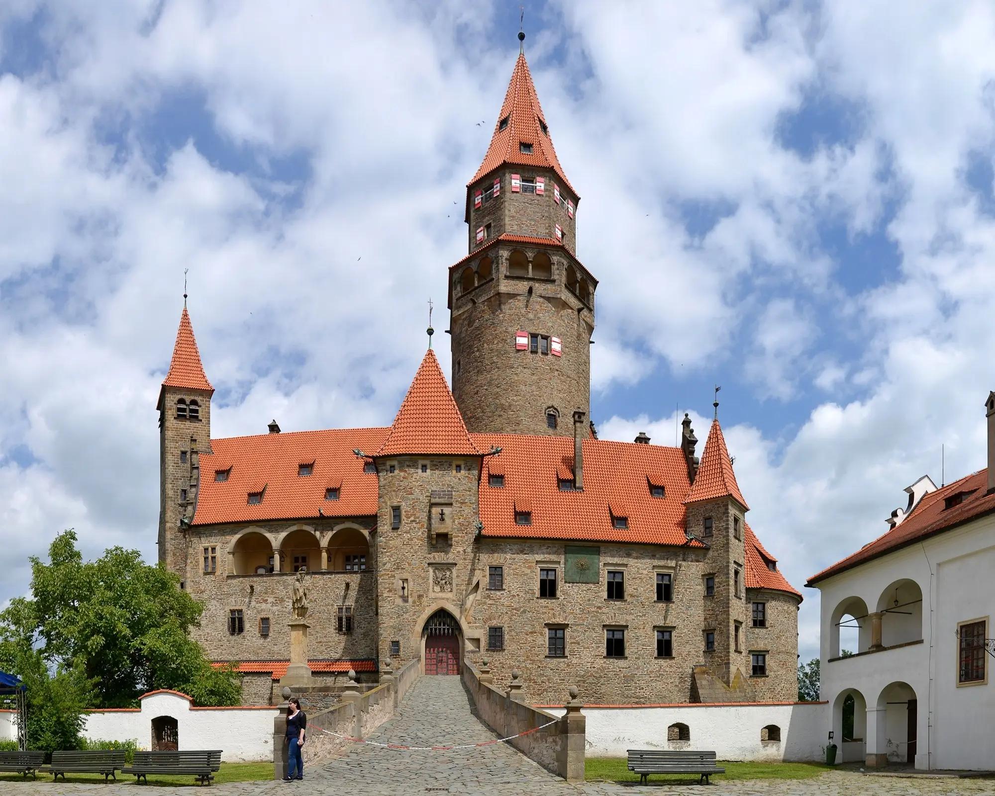 Bouzov je známý z mnoha pohádek. 