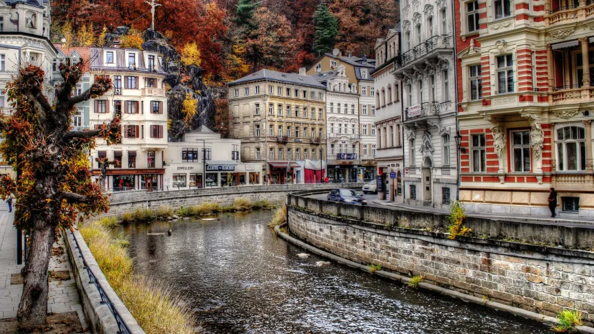 Karlovy Vary patří v Česku mezi nejchudší regiony. Ani turistický ruch nemá vliv.