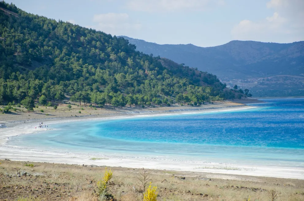 Jezero Salda připomíná turecké Maledivy.