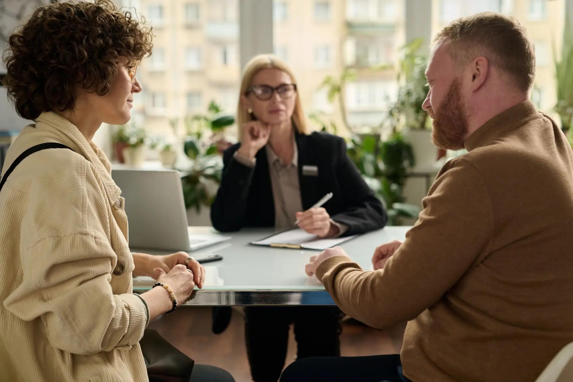 manželé u rozvodového právníka