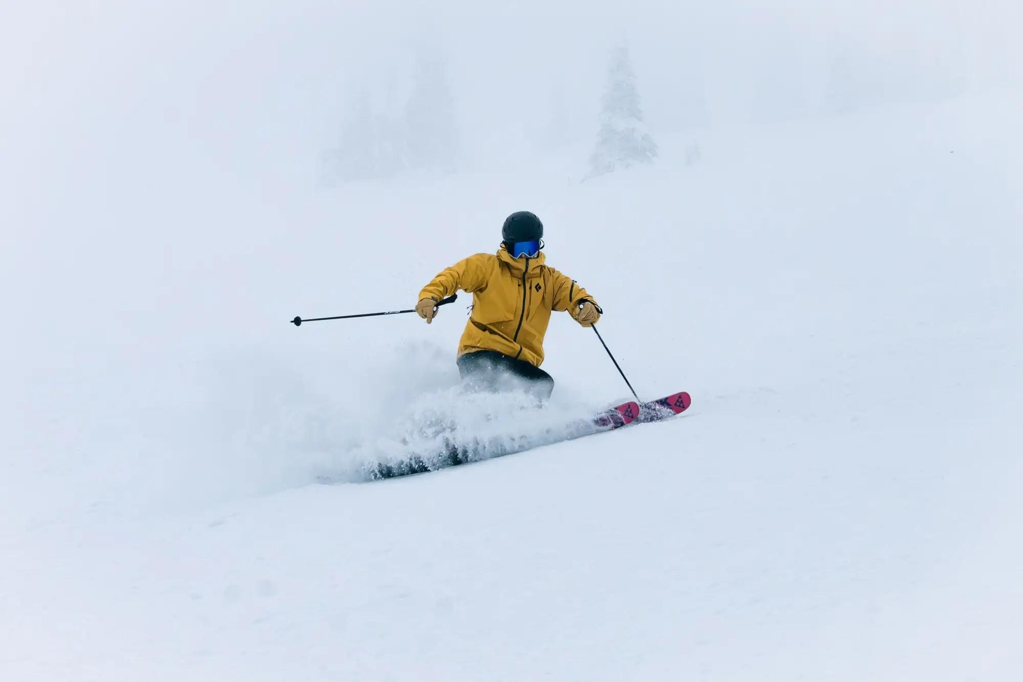 Lyžař na sjezdovce