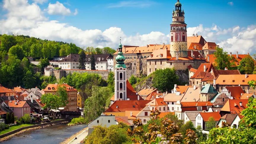 Tohle už není město pro Čechy: V Krumlově zaplatíte za obyčejnou kávu víc než v Praze. Místní se stěhují pryč.