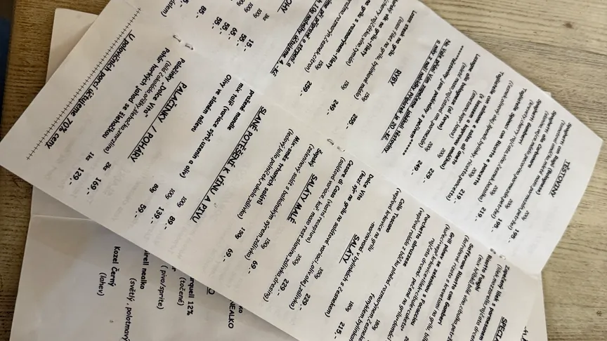 Jídelní lístek by si zasloužil trochu pozornosti a lehčí obměnu.