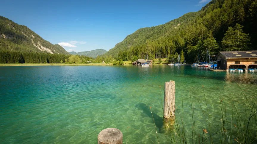Zapomeňte na Maledivy! Tady najdete tyrkysovou vodu, divočinu i záhady, které vás dostanou.