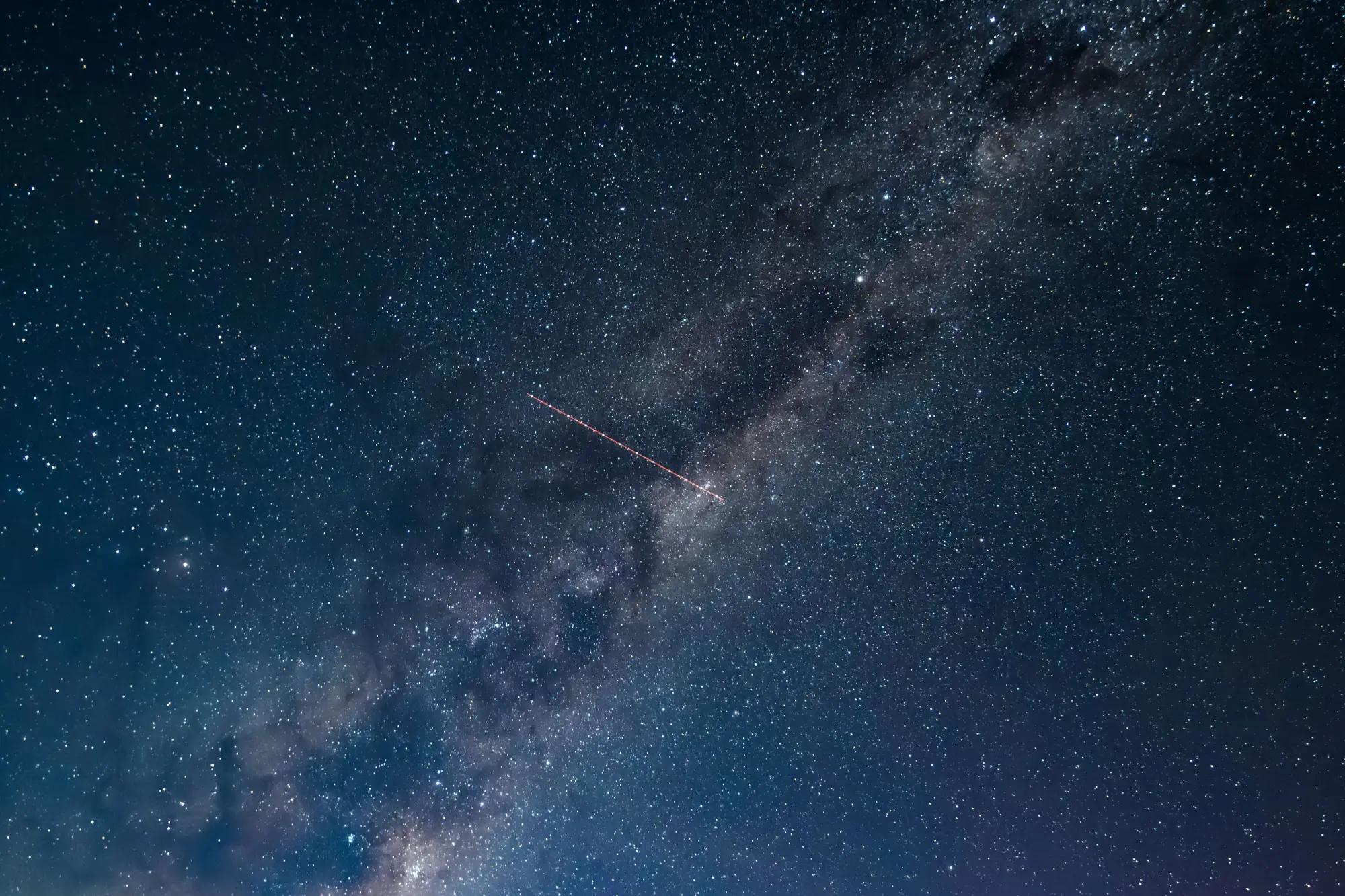 Temná noc nabízí krásný výhled - tedy jen někde