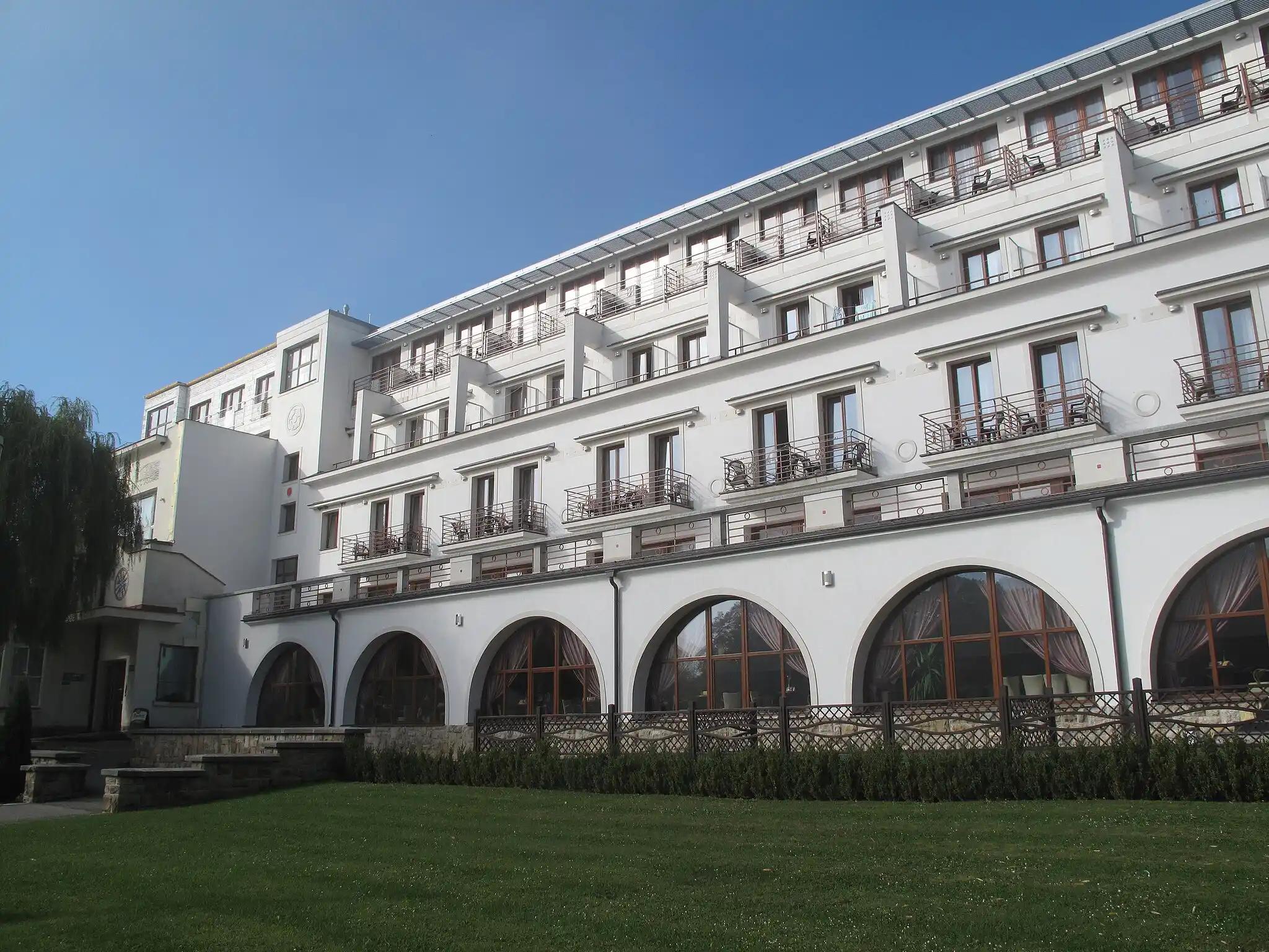 Lázně Velichovky na archivním snímku