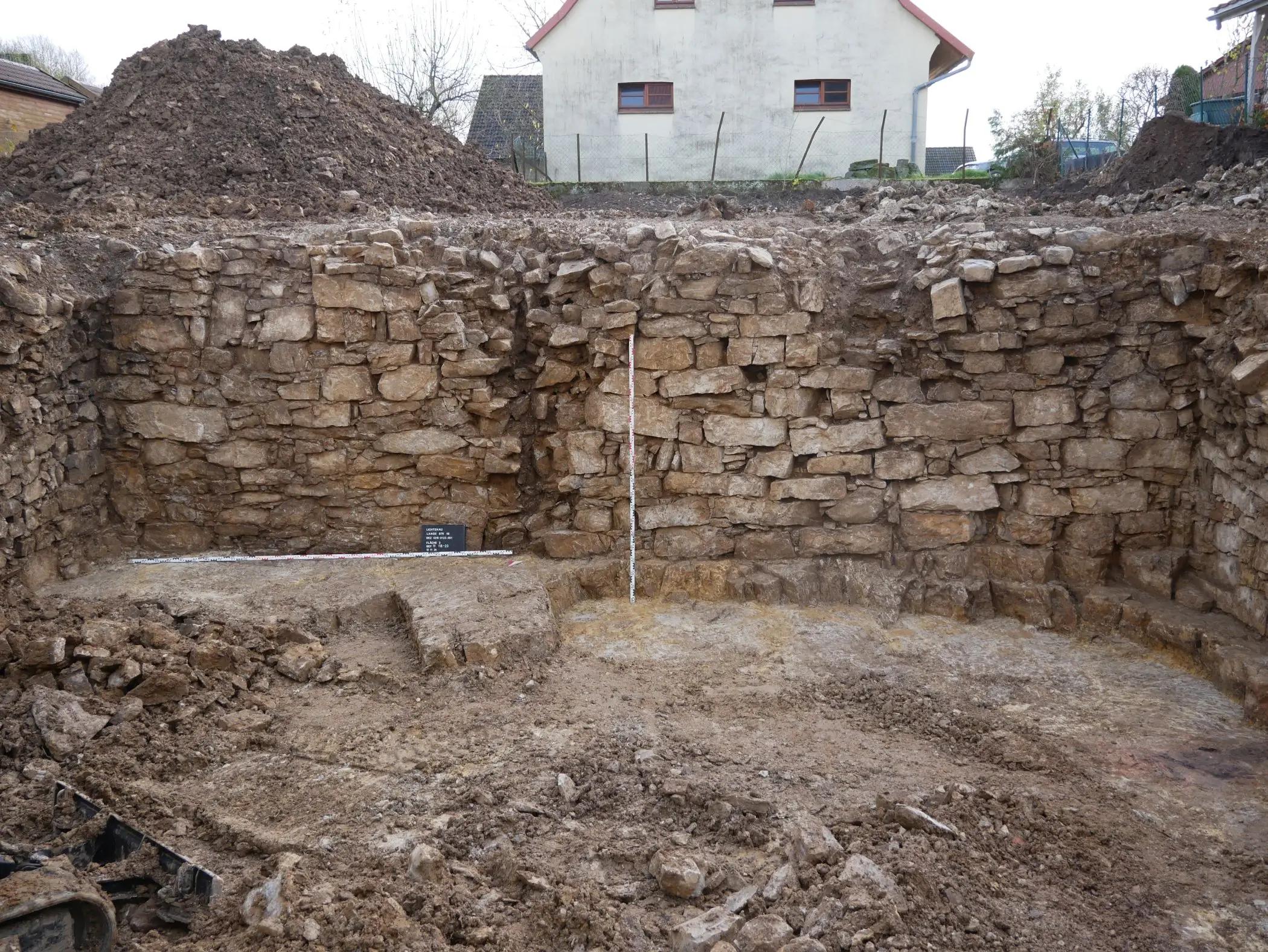 Objev je neobvyklý zejména na svoji dobu gigantickými rozměry.