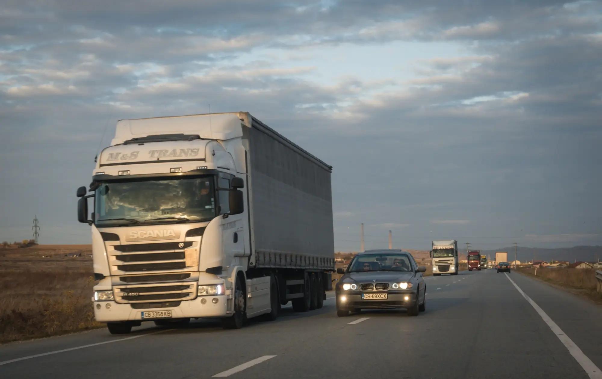 Zavedení nového pravidla by přispělo k větší plynulosti českých dálnic. Zdroj: shutterstock.com