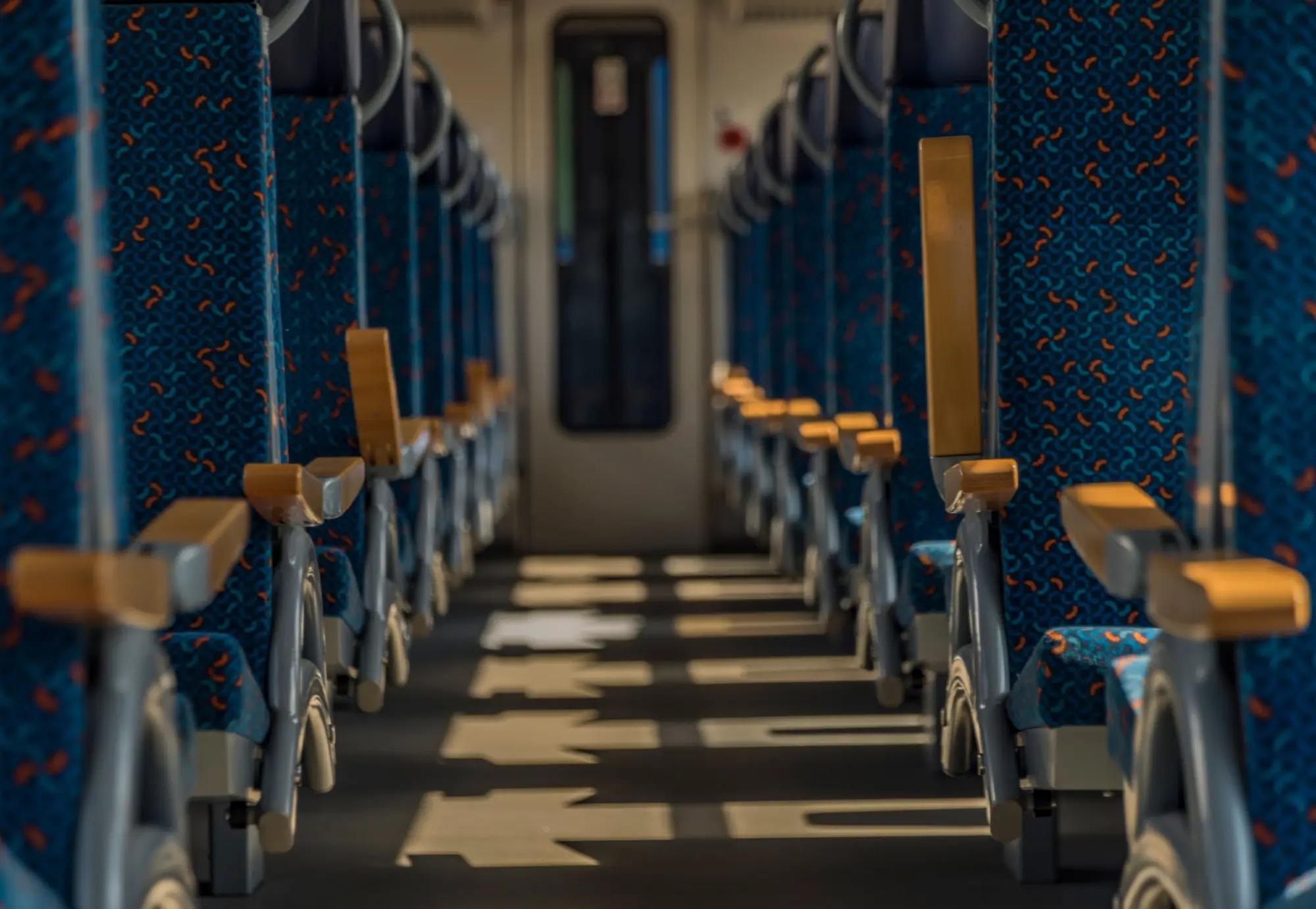 Prázdný vagón ve vlaku