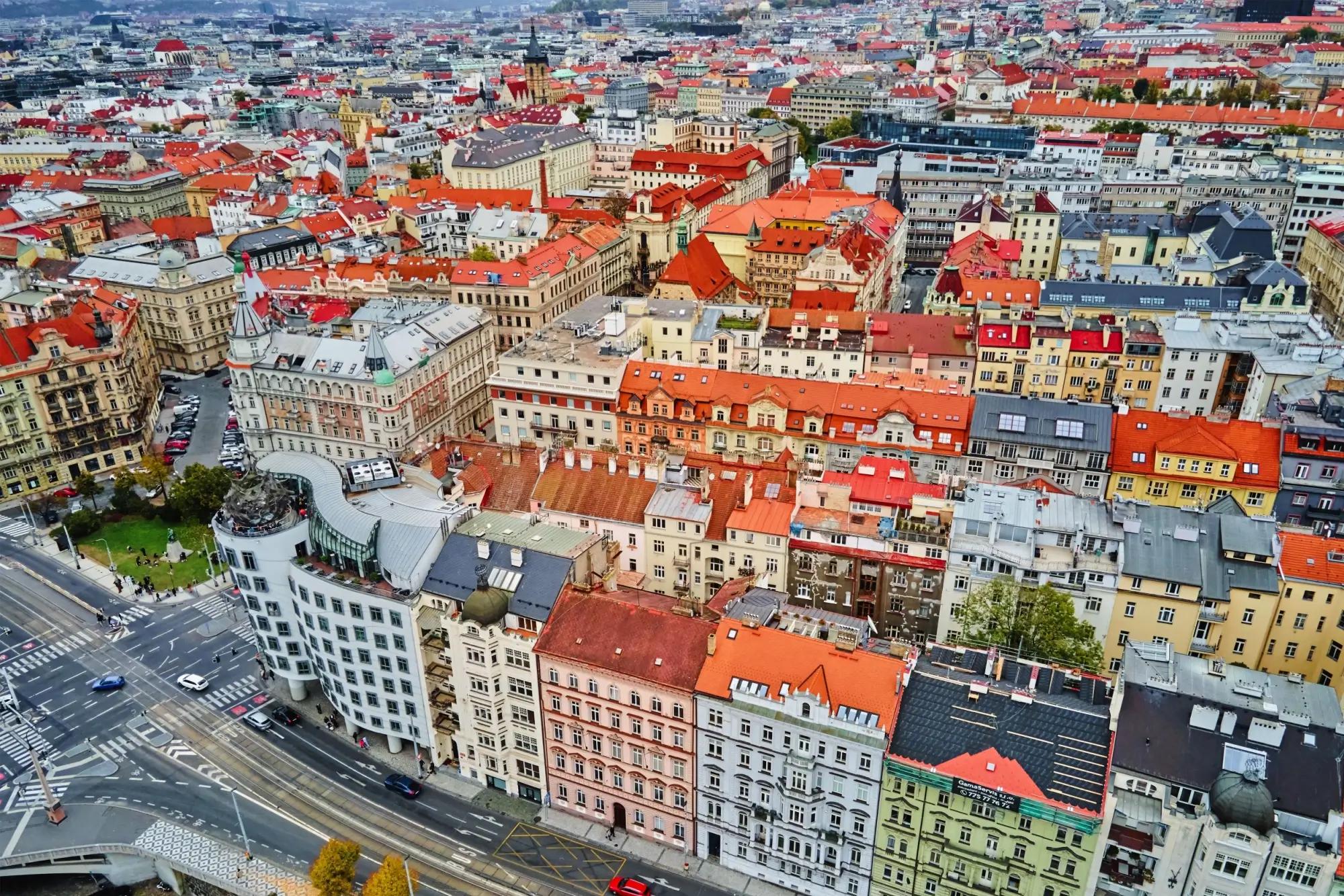Letecký pohled na historické budovy Prahy