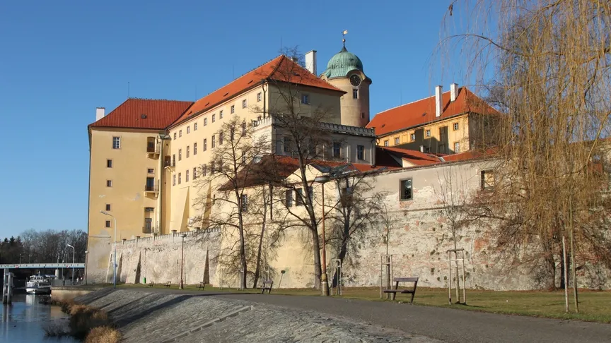 Zámek v Poděbradech rozhodně stojí za návštěvu.
